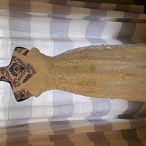 Elegant White Lace Maxi Dress